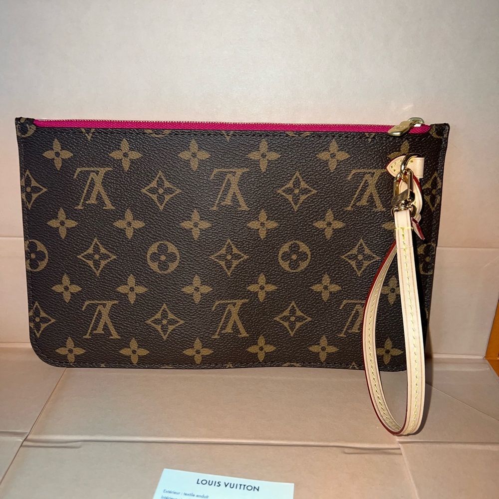 Louis Vuitton Neverfull pouch/wristlet MONOGRAM PIVONE